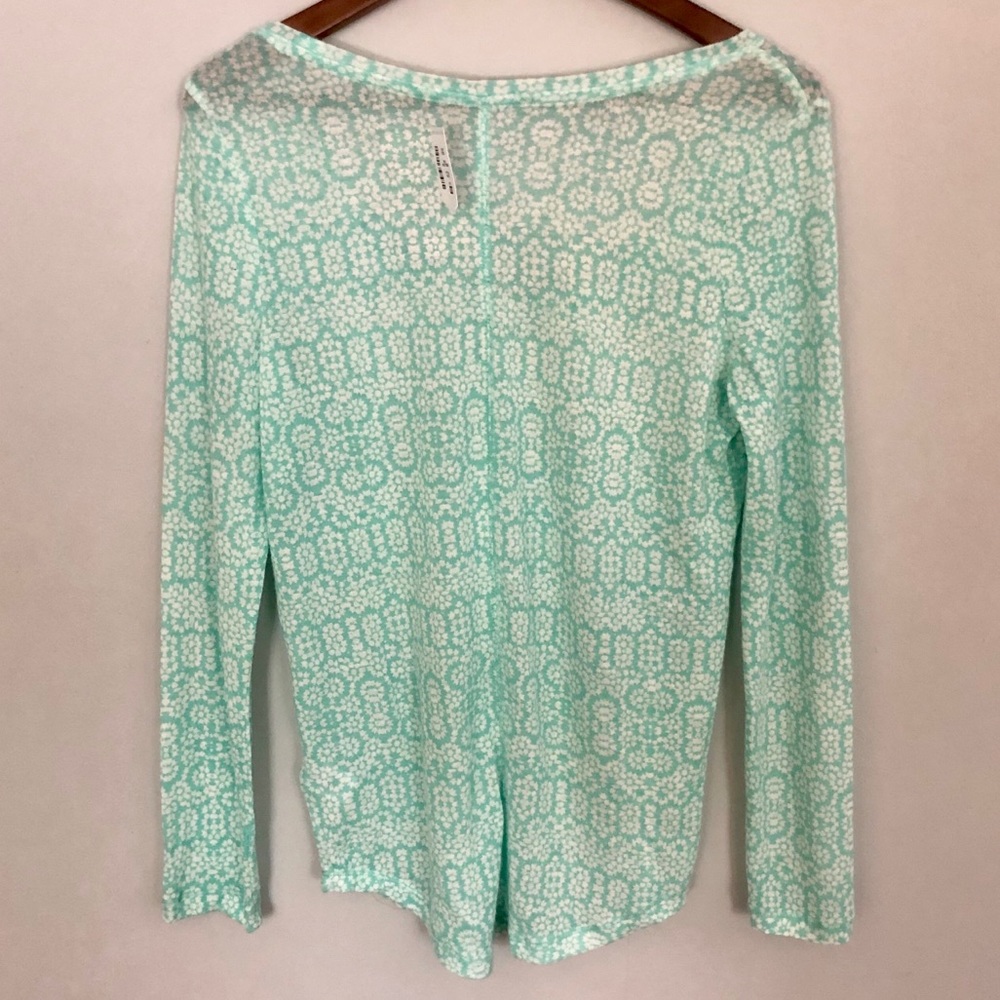 blue patterned top - Picture 2 of 2